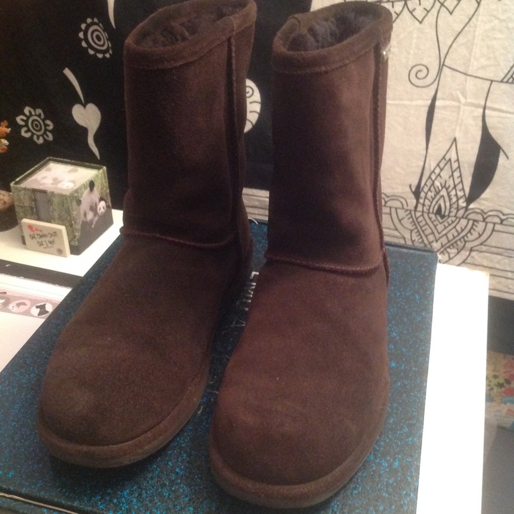 Emu Australia size 6 boots
